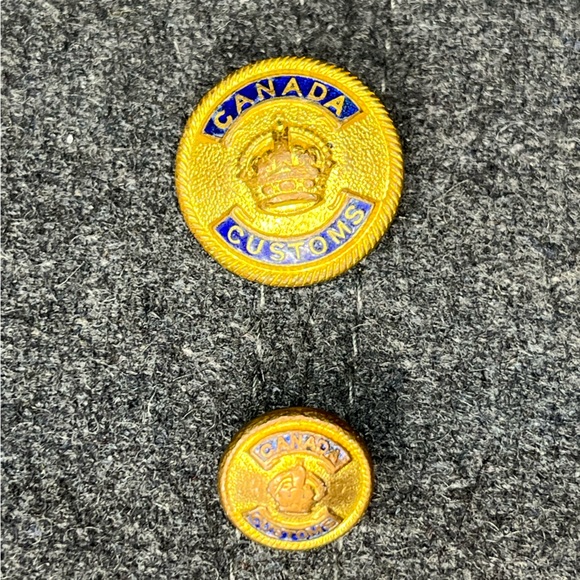 2 Customs Canada buttons vintage - Picture 2 of 10
